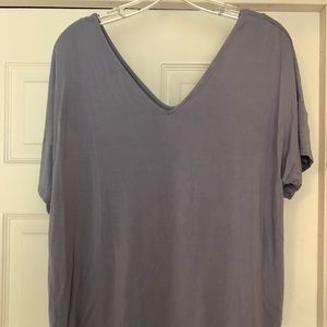 Piko v neck shirt